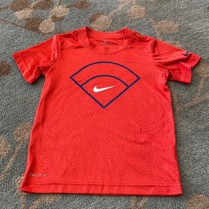 Boys Nike shirt - size 7
